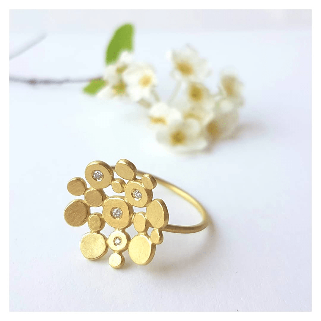 18k yellow gold ring with fairtrade diamonds