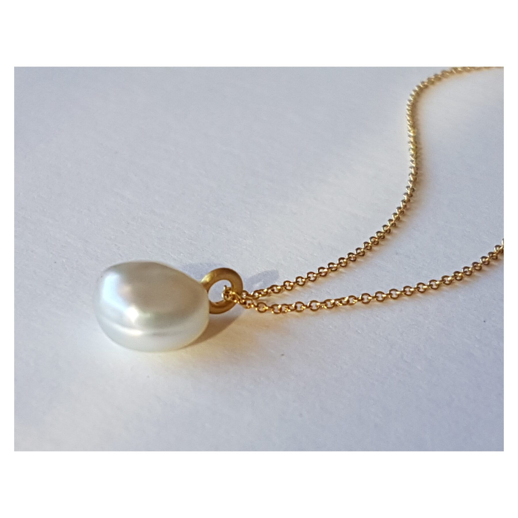 South Sea Keshi pearl on 18 ct Fairmined gold chain
